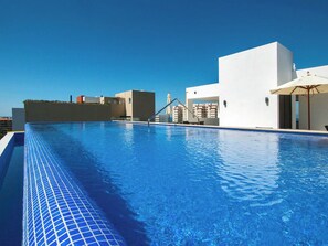 Piscine extérieure, piscine chauffée