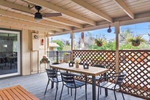 Outdoor dining - The Songbird 99 - Pool, Hot Tub, Pet Friendly, EV (Redding)