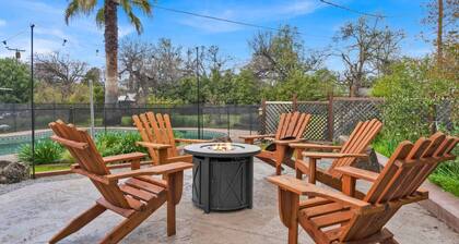 The Songbird 99 - Pool, Hot Tub, Pet Friendly, EV