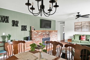 Smart TV y chimenea
