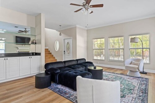 Luxury House Walking Distance to Ocean - Sleeps 12