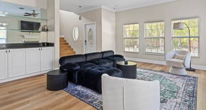 Luxury House Walking Distance to Ocean - Sleeps 12