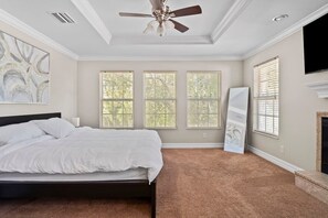 3 bedrooms, iron/ironing board, WiFi, bed sheets