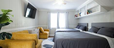 4 bedrooms, iron/ironing board, WiFi, bed sheets