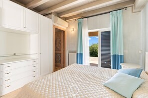 4 bedrooms, iron/ironing board, travel crib, WiFi