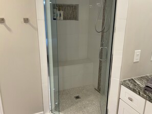 Shower, towels, toilet paper - The Boat House at Clinton River Boathouse & Marina! (Harrison Twp)