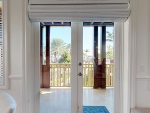 Maison mitoyenne, vue piscine | Balcon