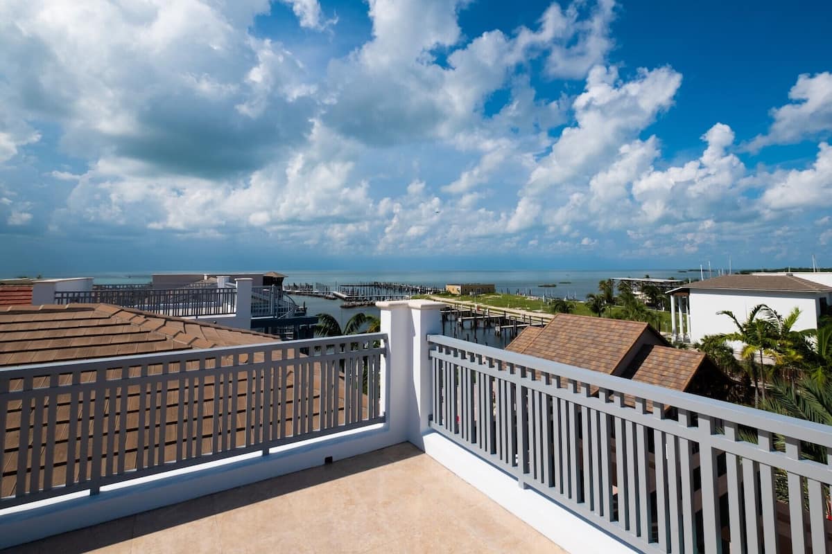 Stadtwohnung, eingeschränkter Meerblick | Blick vom Balkon