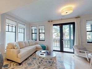 Hus, delvis havutsikt | Eksteriør