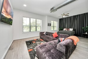 Smart TV - Luxury Midtown Studio w/ 75” Smart TV, Weekly Cleanings – No Cleaning Fee! (Houston)