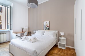 2 bedrooms, desk, iron/ironing board, WiFi