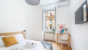 2 bedrooms, desk, iron/ironing board, WiFi