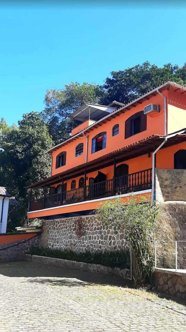 Front of property - POUSADA RECANTO DA PRAIA GRANDE PARATY (Paraty)