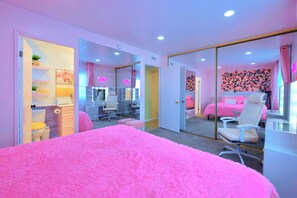 Habitación doble Deluxe | Espacio para trabajar con laptop y wifi gratis