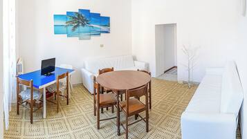 ์ํํธ, ๋ฐ์ฝ๋, ๋ฐ๋ค ์ ๋ง | ๊ฑฐ์ค ๊ณต๊ฐ