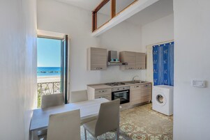 Apartment, Balcony, Sea View | Private kitchen