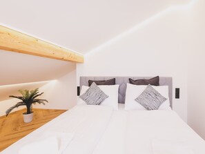 Iron/ironing board, travel cot, free WiFi, bed sheets