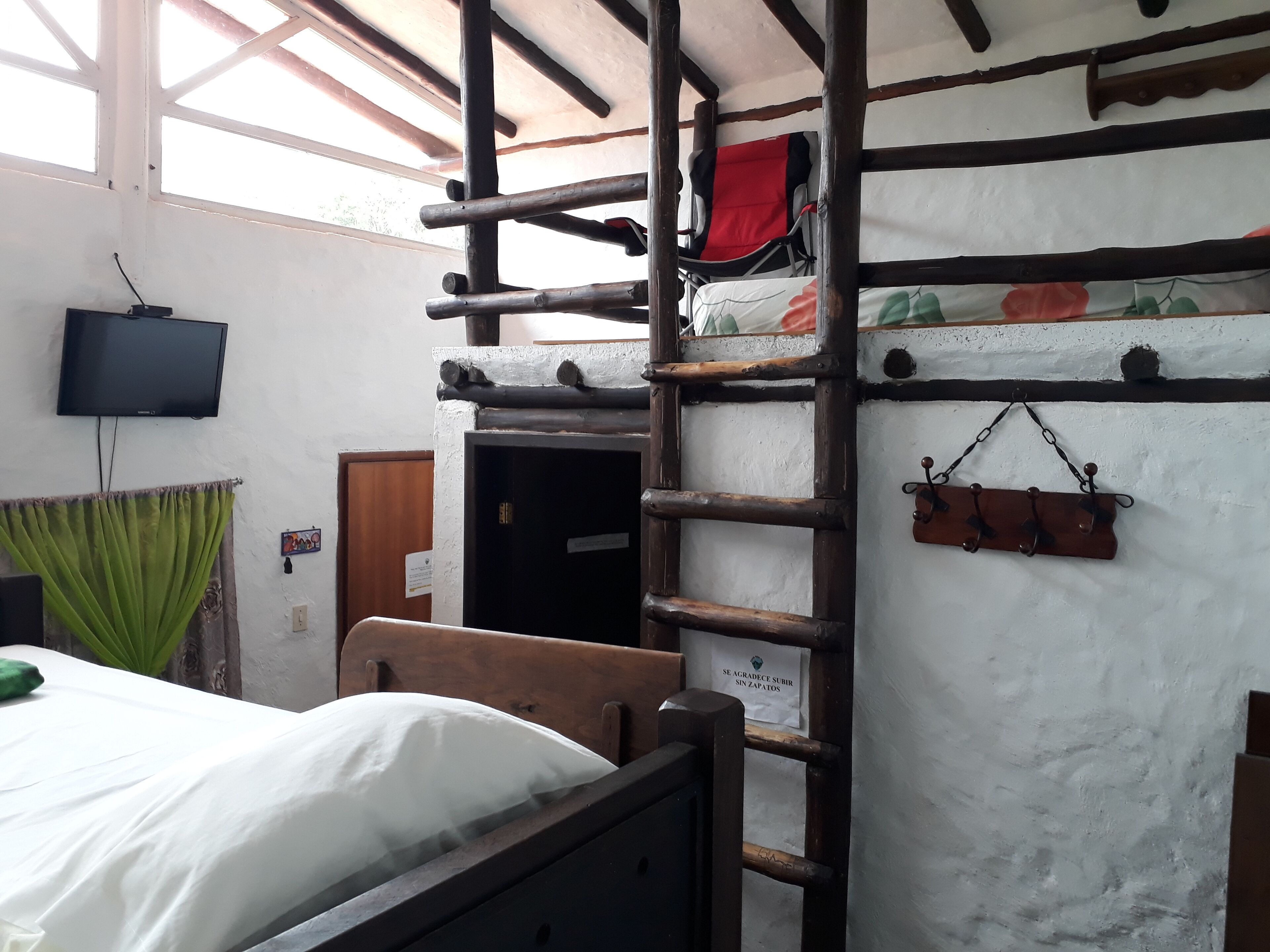 8 habitaciones, wifi y ropa de cama 