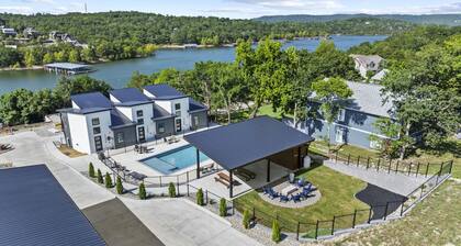 Lakefront Retreat, Swim Dock, Big Patio & Kid Fun Zone