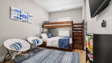 4 bedrooms, desk, iron/ironing board, travel cot