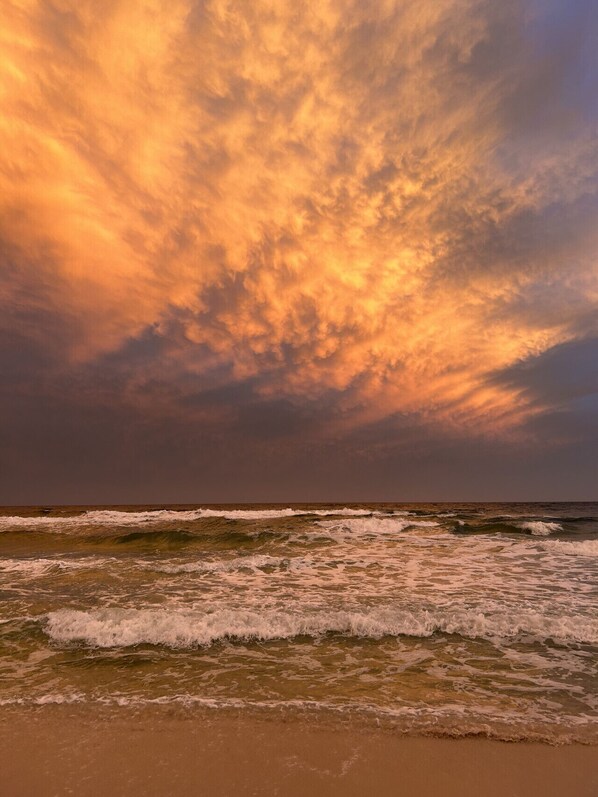 Beach nearby - Beautiful 3 bedroom home only 15 minutes from the beach! Convenient location to stores/restaurants. (Pensacola)