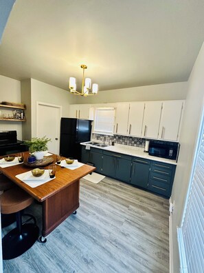 Microwave, oven, stovetop, coffee/tea maker