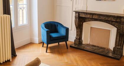 Cosy 5-bedroom townhouse. Close to all shops and hypercentre!