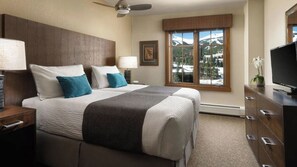 2 makuuhuonetta, tallelokero huoneessa, silitysrauta/-lauta