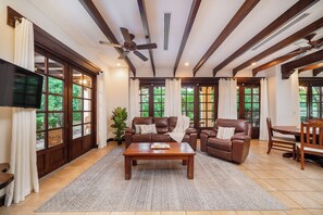 Smart-TV og DVD-spiller