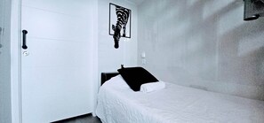 2 slaapkamers, een strijkplank/strijkijzer