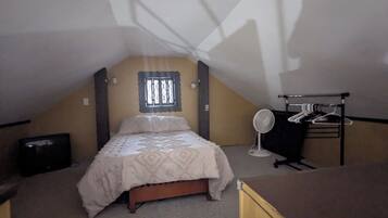 5 bedrooms, WiFi, bed sheets