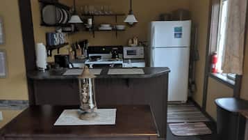 Micro-ondes, four, plaque de cuisson, lave-vaisselle