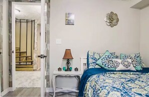 5 bedrooms, WiFi, bed sheets