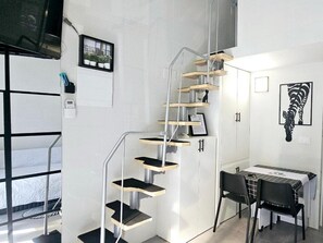 2 bedrooms, iron/ironing board