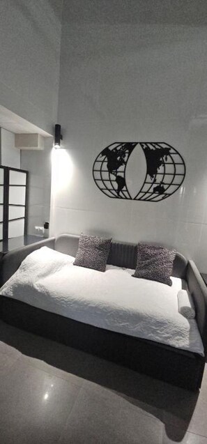 2 bedrooms, iron/ironing board