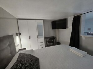 2 bedrooms, iron/ironing board
