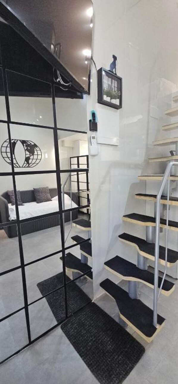 2 bedrooms, iron/ironing board