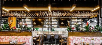 The Dallas Hub- Close to Food, Fun & Attractions!