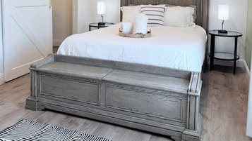 4 habitaciones, tabla de planchar con plancha y cuna de viaje