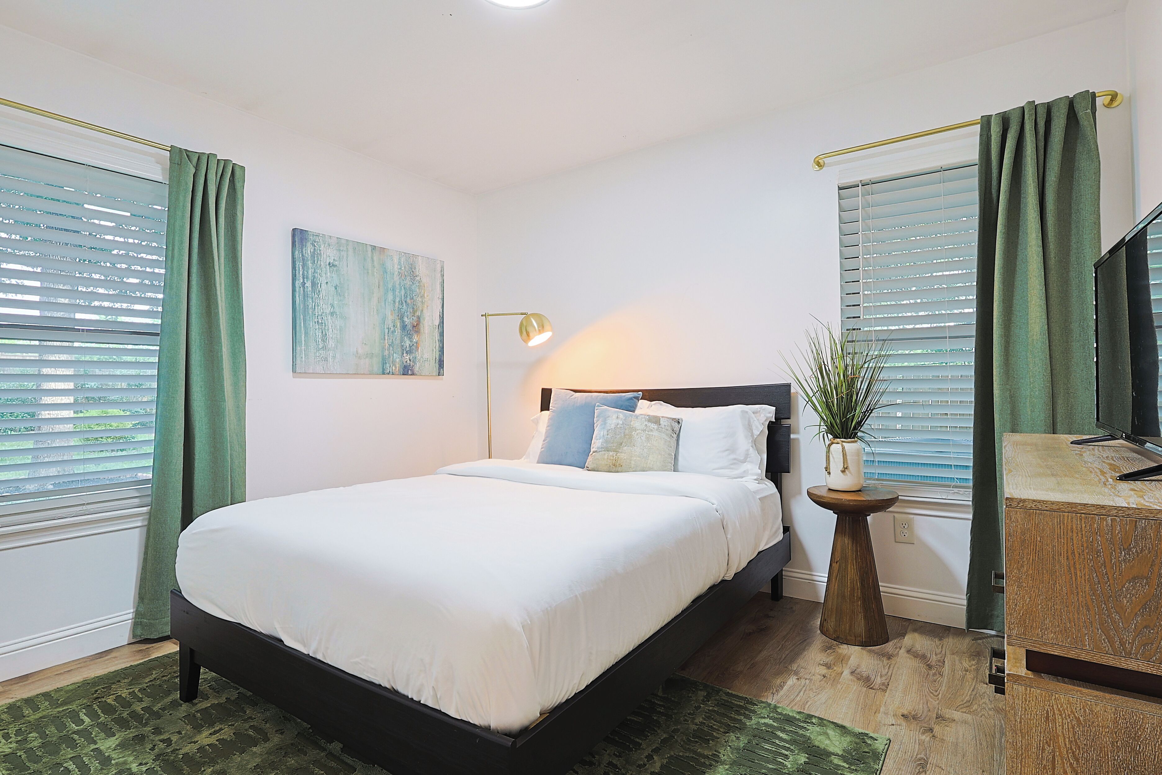 4 bedrooms, iron/ironing board, travel crib, free WiFi