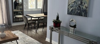 Spacious Home in Niagara - Sleeps up to 10 guests, 10 mins to the Falls