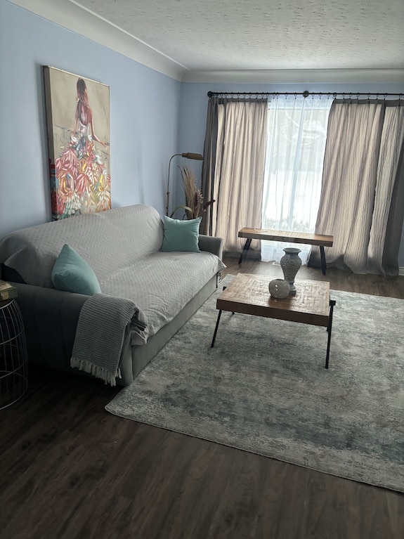 Spacious Home In Niagara - Sleeps Up To 10 Guests, 10 Mins To The Falls - Niagara Falls