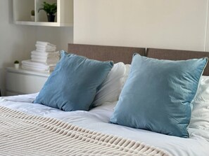 2 Schlafzimmer, Schreibtisch, Bügeleisen/Bügelbrett, WLAN