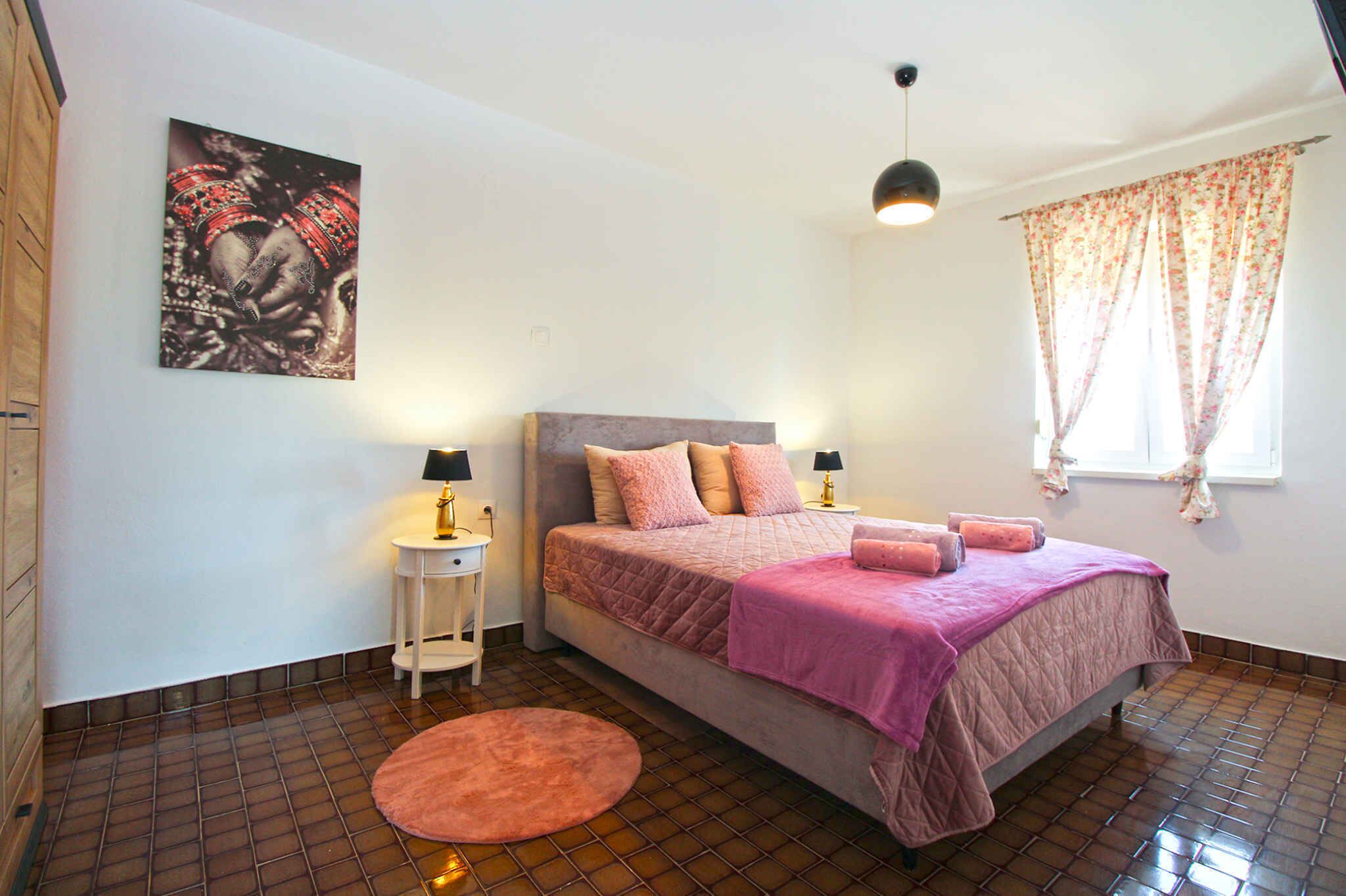 2 多间卧室、WiFi