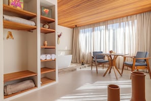 Suite King Deluxe | Free WiFi, bed sheets