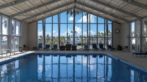 Inomhuspool och uppvärmd pool