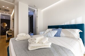 3 habitaciones, tabla de planchar con plancha, cuna de viaje y wifi 