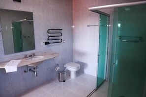 Bathroom - Pousada DonaBella (Campos do Jordão)