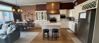 Downtown Yankton loft, perfect to gather, unwind, and create lasting memories.