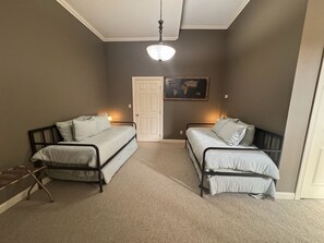 5 bedrooms, desk, iron/ironing board, travel crib